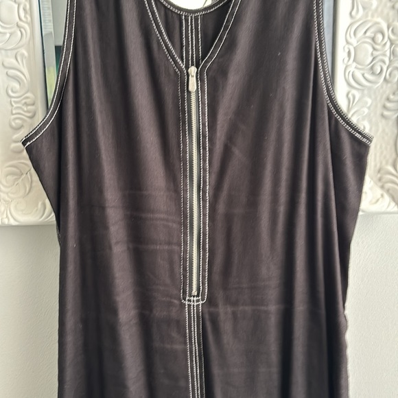 Tommy Bahama linen blend dummer dress. Pit to pit is 21.5 in.  Length is 34 in - Picture 3 of 4